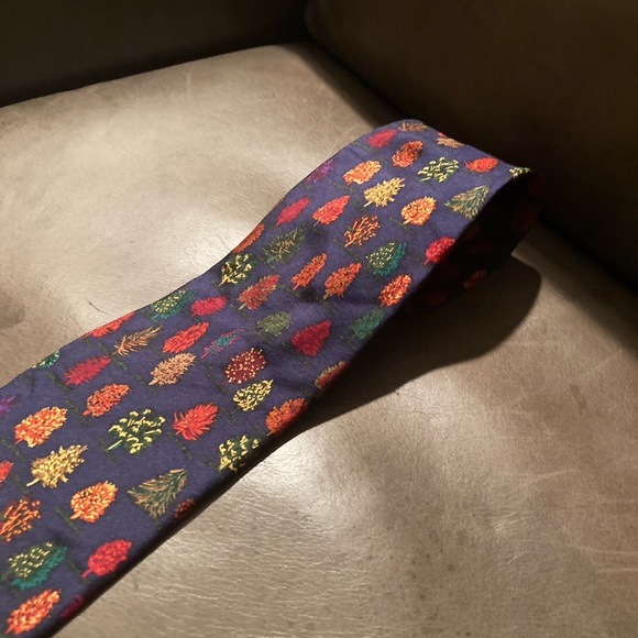 Vintage  “Autumn Trees” Alynn Neckwear tie - Picture 2 of 11